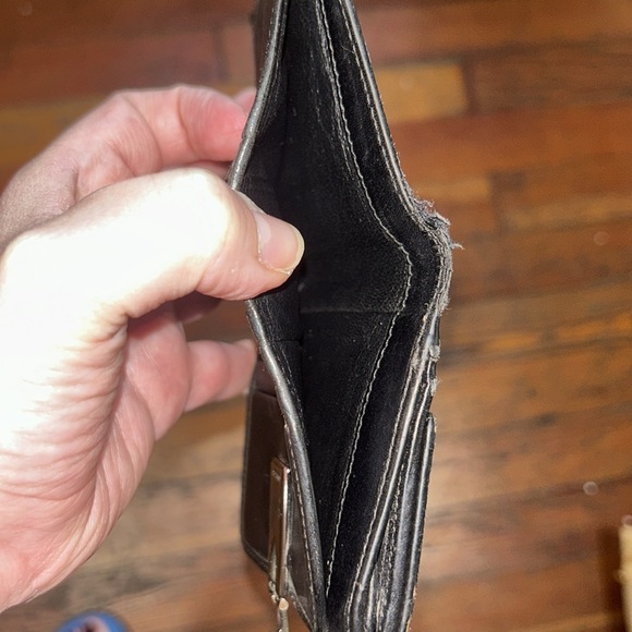 Gucci Black MONOGRAM Wallet Metal Clasp - Picture 8 of 11